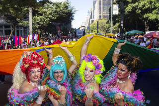 27¼ edicao da Parada do orgulho LGBT+.   Drag Queens no inicio do desfile da Parada do Oruglho LGBT+ na av Paulista