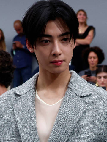 Cha Eun-woo poses before Kim Jones Menswear ready-to-wear Spring/Summer 2024 collection show for fashion house Dior Homme during Men's Fashion Week in Paris, France, June 23, 2023. REUTERS/Gonzalo Fuentes ORG XMIT: PAR83