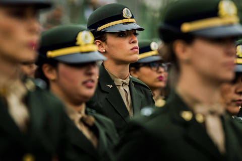 Forças Armadas vão permitir alistamento militar feminino pela 1ª vez em 2025