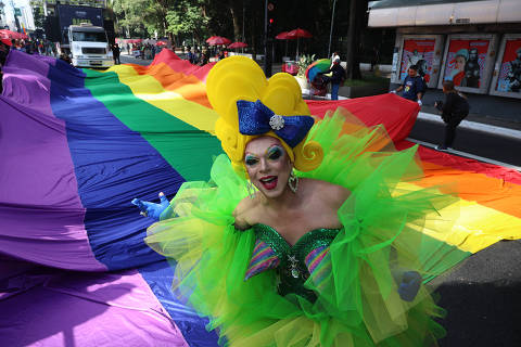 Parada LGBTQIA+ veste avenida Paulista de verde e amarelo neste domingo (2)