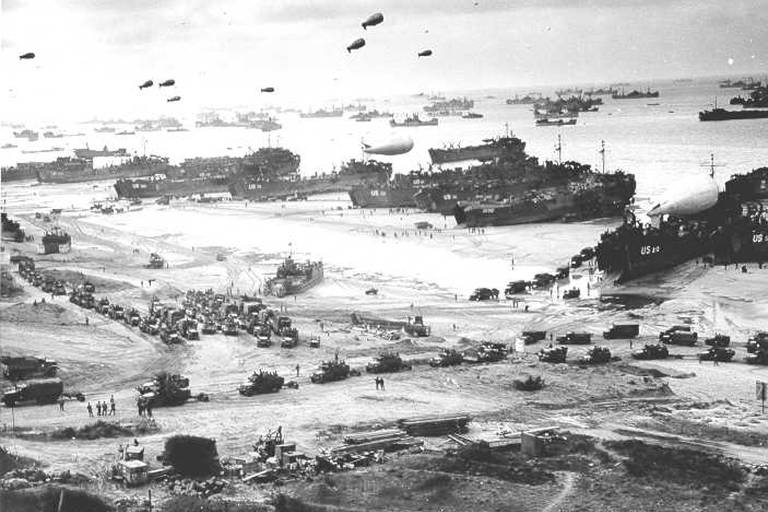 A praia de Omaha já tomada pelas forças americanas em 1944