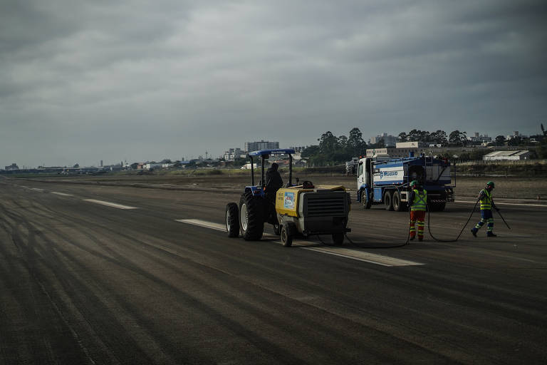 Aeroporto Internacional Salgado Filho foi afetado pelas enchentes em Porto Alegre