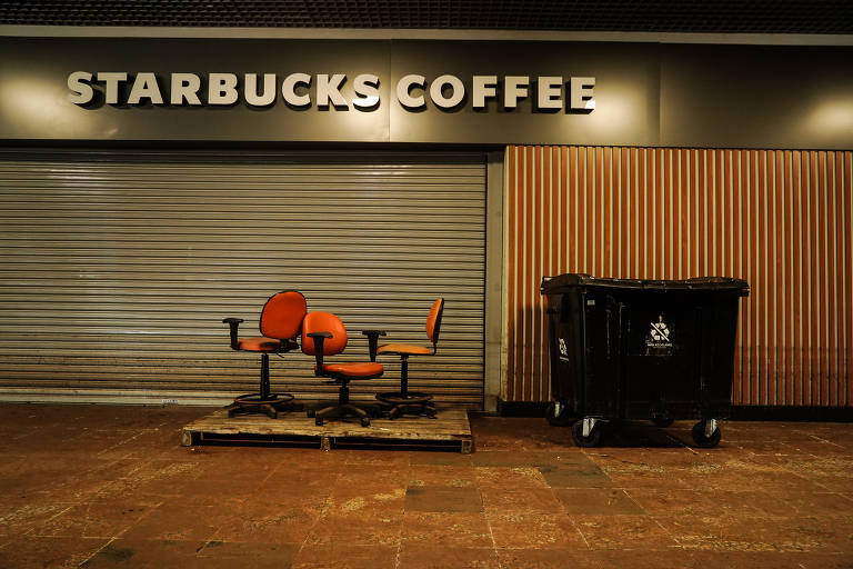 Também foram atingidas locadoras de veículos e empreendimentos como Starbucks, livraria Cameron, Rei do Pão de Queijo e NBA Park