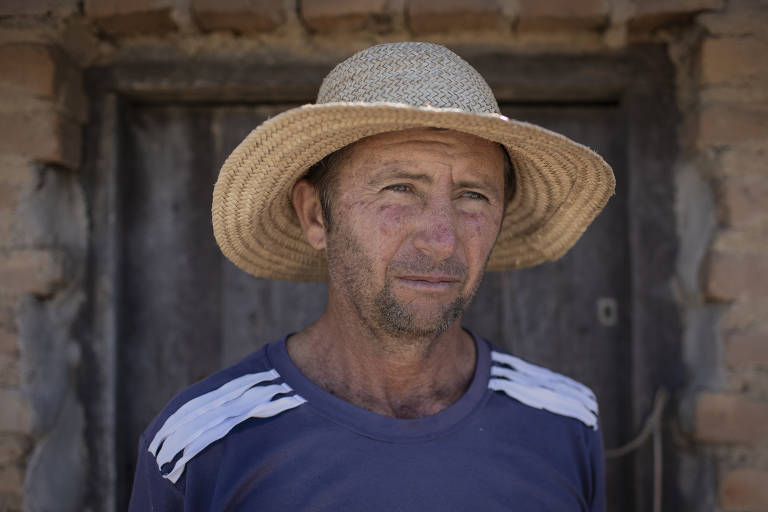Mas a operação dos parques gera também queixas de moradores da zona rural, como o agricultor Gilvan Rodrigues Coelho, 47, que tem uma propriedade  perto de torres.
