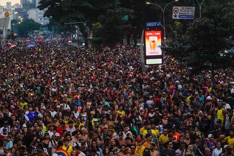 Público lota a avenida Paulista para celebrar a diversidade e respeito