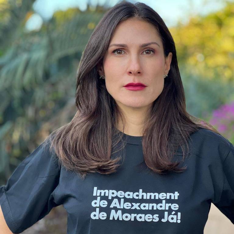 Marina Helena, pré-candidata do Novo à Prefeitura de São Paulo, com camiseta que pede o impeachment do ministro Alexandre de Moraes