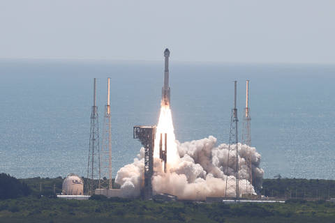 A United Launch Alliance Atlas V rocket carrying two astronauts aboard Boeing's Starliner-1 Crew Flight Test (CFT), is launched on a mission to the International Space Station, in Cape Canaveral, Florida, U.S., June 5, 2024. REUTERS/Steve Nesius ORG XMIT: LIVE