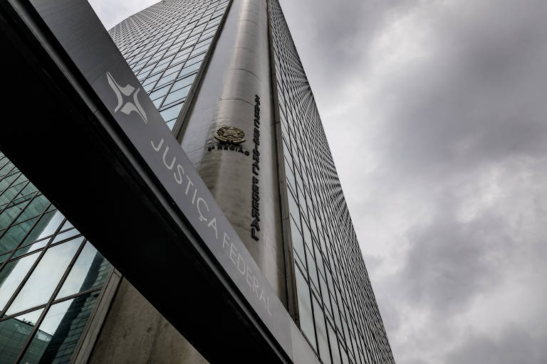 A Justiça Federal Comum é composta pelos juízes federais e pelos seis TRFs (Tribunais Regionais Federais); ela cuida de questões que extrapolam os limites estaduais, como casos envolvendo a União ou empresas públicas federais; na foto, prédio do TRF da 3ª Região, em São Paulo (SP)