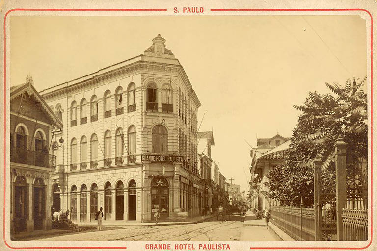 O Grande Hotel Paulista, demolido na primeira metade do século 20. Em seu lugar, na esquina das ruas São Bento e Boa Vista, encontra-se hoje em dia o Café Girondino que não abre desde 3 de junho de 2024.
