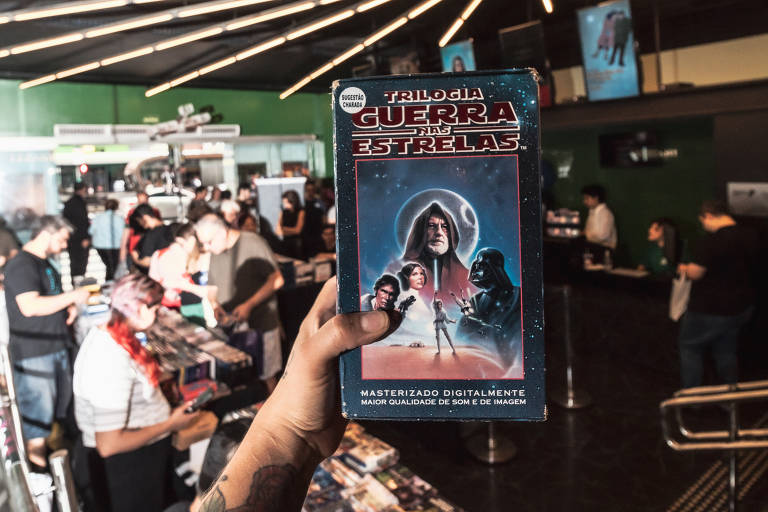 Feira de filmes VHS em São Paulo reúne lojas e colecionadores