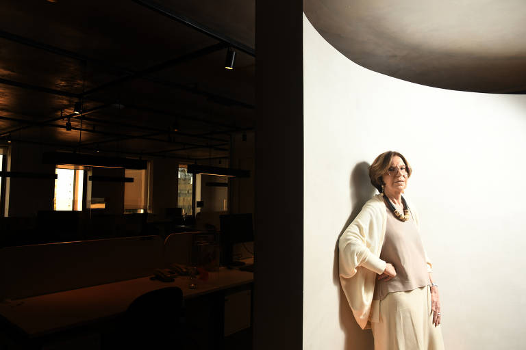 "Eu sempre tive que provar que era uma pessoa competente, que tinha conteúdo, que entendia de educação, que não era uma socialite metida a besta. Com os anos, isso deixou de ser uma questão", afirma