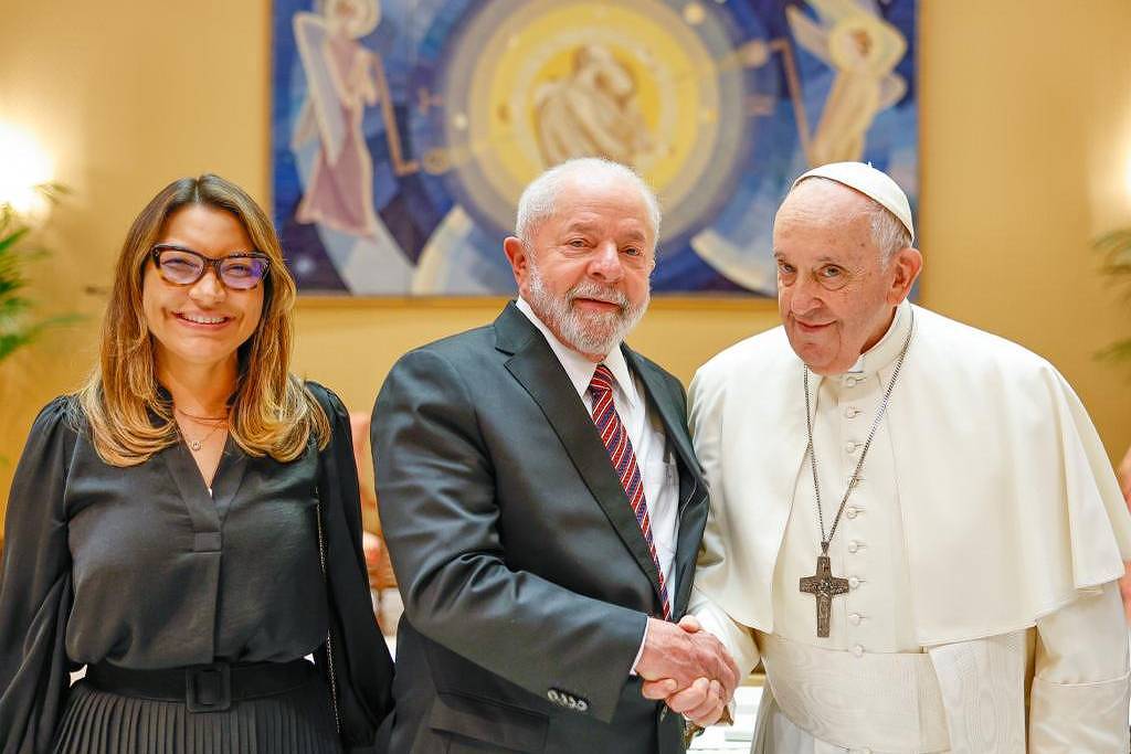 Lula deve encontrar papa e Macron, mas não prevê reunião com Milei no G7