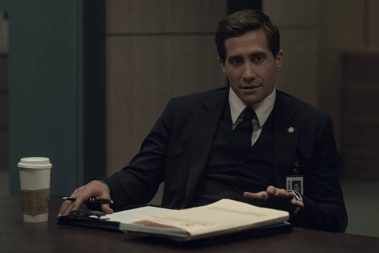 Episódio 1. Jake Gyllenhaal em Acima de Qualquer Suspeita, estreia em 12 de junho de 2024, na Apple TV+.