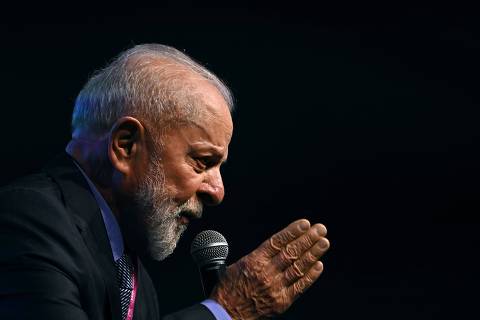 Lula reclama de erro do governo em compensação de desoneração da folha