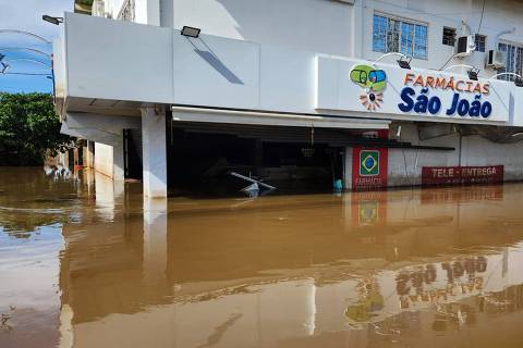 Unidade da farmácia São João em Eldorado do Sul (RS) chegou a ficar completamente submersa 