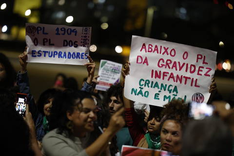 Autor do PL antiaborto diz que ouviu Michelle Bolsonaro e mudará proposta para que mulher não seja presa