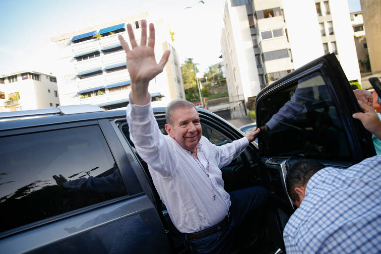 Edmundo González foi enfim o escolhido pela oposição unificada, por unanimidade, após dias de debate e discussões do grupo. 'Aceito a imensa honra e responsabilidade de ser o candidato de todos aqueles que querem mudanças por meios eleitorais', disse ele