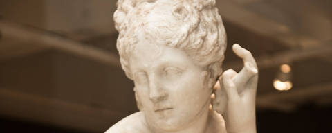SÃO, PAULO, SP, BRASIL, 23-01-2012,19:00: Estátua da deusa Vênus, símbolo da arte romana na representação da divindade como uma mulher, não uma deusa em uma pose, mas toda sua beleza mulher consciente é, que está na exposição 