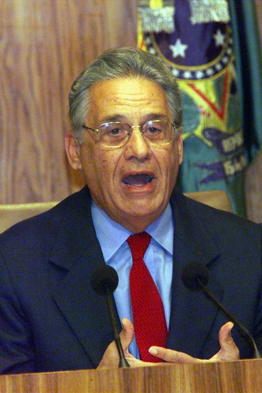 O então presidente Fernando Henrique Cardoso na solenidade em comemoração dos cinco anos do Plano Real realizada em 1999 no Palácio do Planalto