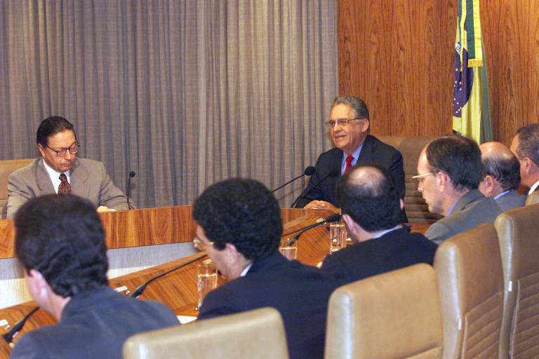 O então ministro Pedro Malan (Fazenda) e o ex-presidente Fernando Henrique Cardoso durante cerimônia em comemoração dos cinco anos do Plano Real, no Palácio do Planalto