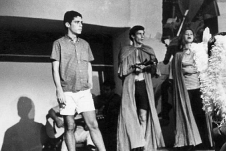 Chico Buarque, então com 23 anos, durante ensaio de "Roda Viva", em 1968