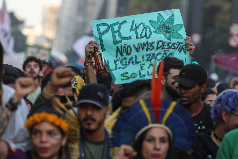 Na Marcha, há protestos contra a PEC das Drogas, que constitucionaliza a criminalização de porte e posse de drogas