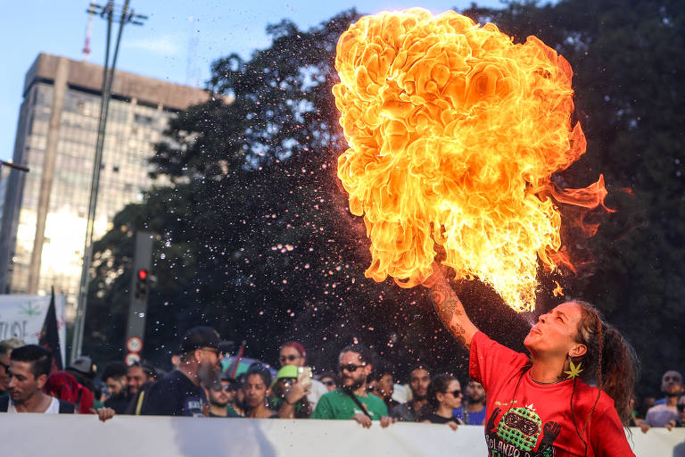 Na Marcha deste domingo, participantes saíram da avenida Paulista e seguiram pela rua da Consolação, no sentido da praça da República