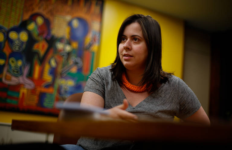 A deputada federal Sâmia Bomfim (PSOL-SP) tem citado o quanto o tema do aborto e do estupro é relevante para milhões de mulheres e meninas e abordar esse debate é crucial, especialmente em casos de violência e diante da proximidade das eleições