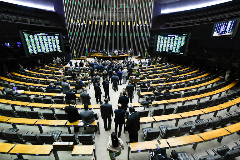 Na fotografia, plenário da Câmara dos Deputados durante sessão conjunta do Congresso Nacional