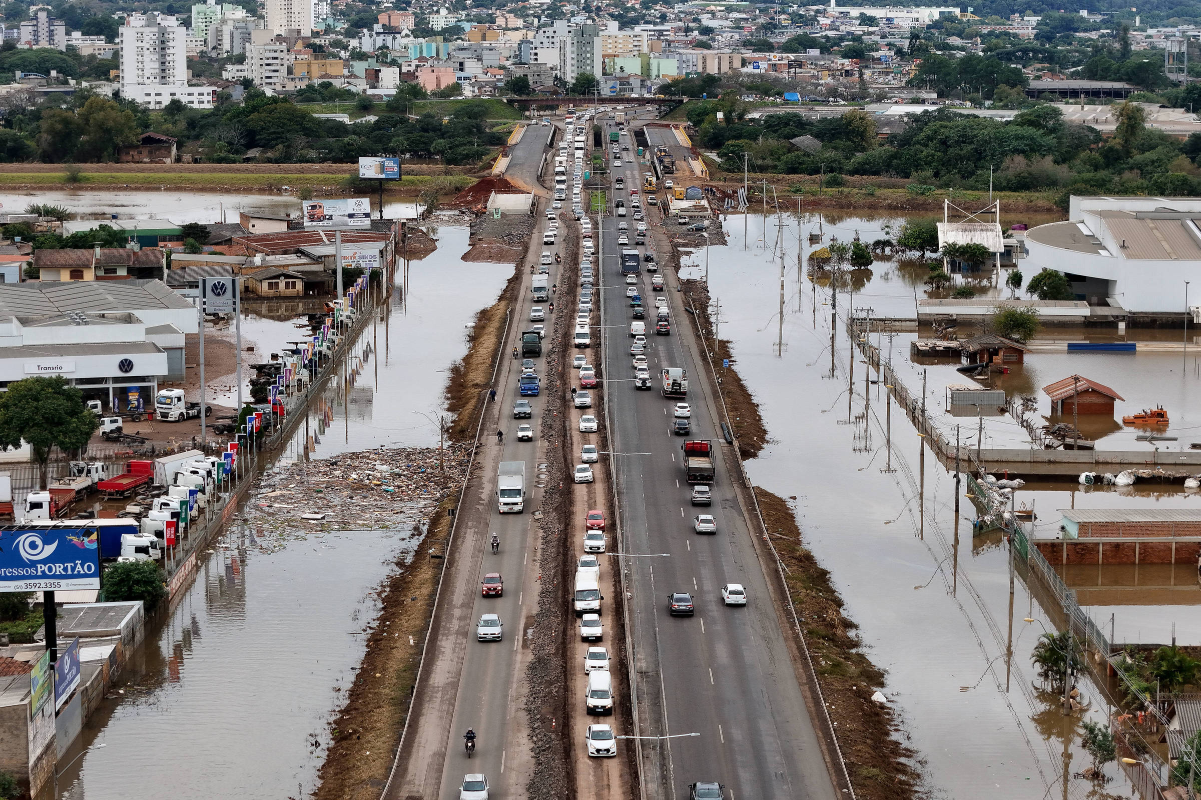 BNDES e RS assinam acordo para plano de resiliência climática para bacia do Guaíba