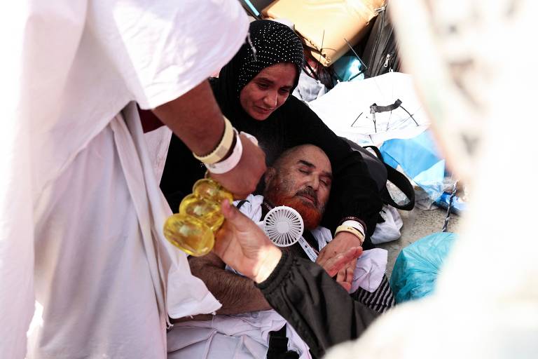 Mortes durante peregrinação a Meca sob calor intenso passam de 450