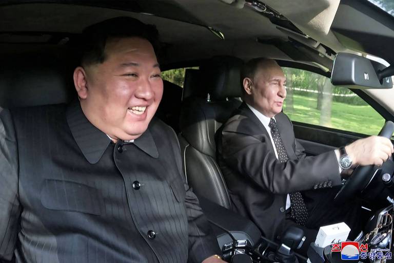 Putin conduz Kim na limusine russa que deu ao ditador; vídeo