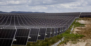 Painéis fotovoltaicos ocupam área de 741 hectares no Complexo Solar Panati