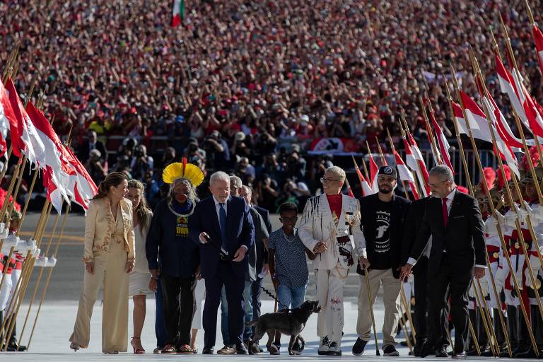 Em várias ocasiões, Bolsonaro deu a entender que não aceitaria outro resultado que não fosse a reeleição; nos poucos pronunciamentos que deu assim que saiu o resultado das urnas, ele não admitiu diretamente a derrota; na foto, Lula durante cerimônia de posse