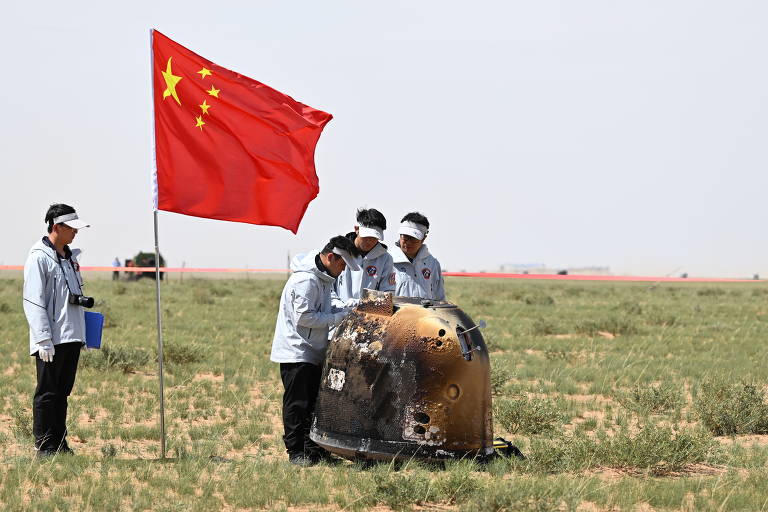 Cápsula da missão Chang'e 6 na Mongólia Interior