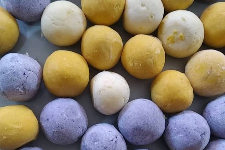 O Nica Café oferece três versões veganas de pão de queijo; uma é feita com batata-doce, a outra com abóbora e a terceira leva mandioquinha na receita