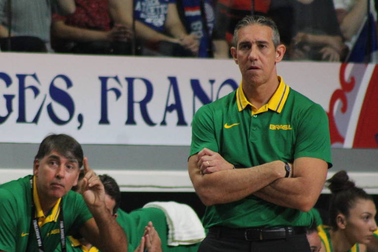 Técnico José Neto pede demissão da seleção brasileira feminina de basquete