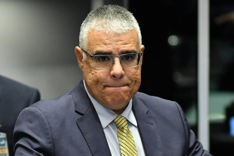 O senador Eduardo Girão (Novo) não avançou para o segundo turno na disputa pela Prefeitura de Fortaleza; com 1,06% dos votos válidos, ele ficou em quinto lugar