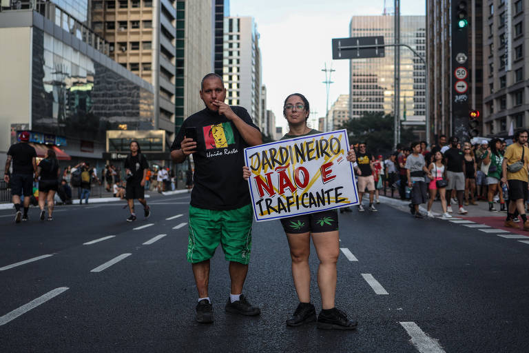 A polícia só poderá invadir a casa de um suspeito de tráfico de drogas se possuir um mandado judicial para esse efeito