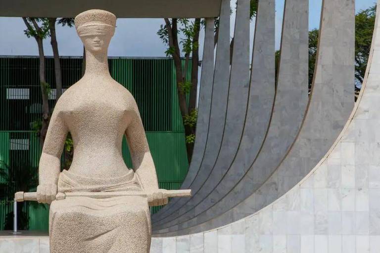 Estátua da Justiça na Praça dos Três Poderes, em Brasília
