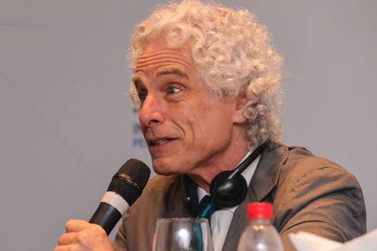 O cientista e pesquisador canadense Steven Pinker durante o Brain Congress 2024, no Rio de Janeiro