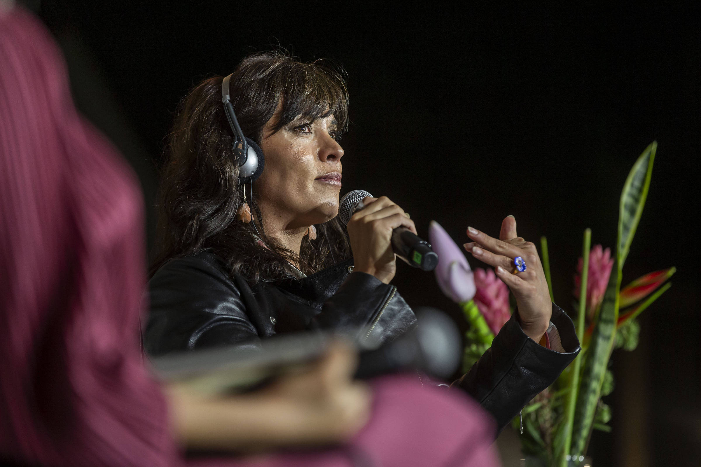 Camila Sosa Villada diz que travestis enriquecerão palavra - 30/06/2024 - Ilustrada