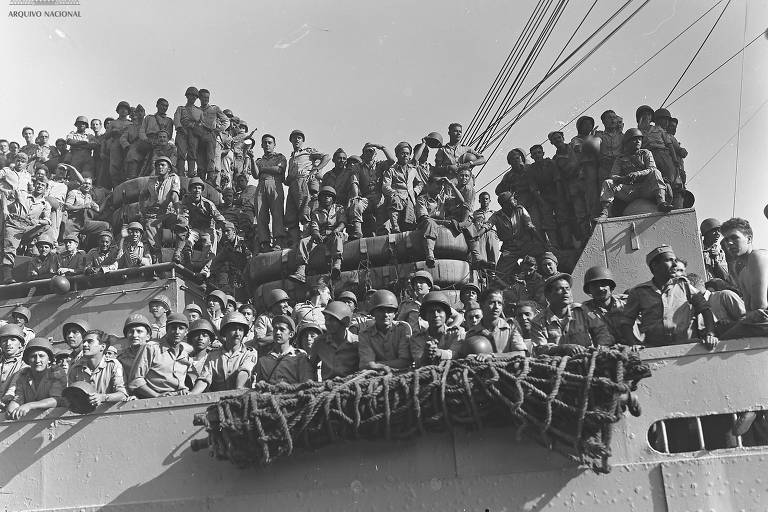 Chegada de 2.760 homens da FEB (Força Expedicionária Brasileira no navio James Parker, Rio de Janeiro, em 1945