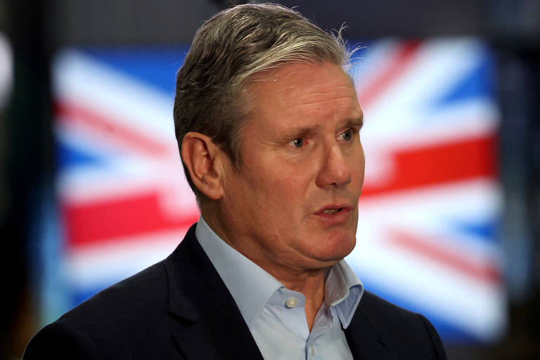 Starmer durante entrevista a canal de televisão; Sobre migração, ele prometeu enterrar o plano de Sunak de enviar solicitantes de asilo para Ruanda, que tem sido muito criticado por organizações de direitos humanos.