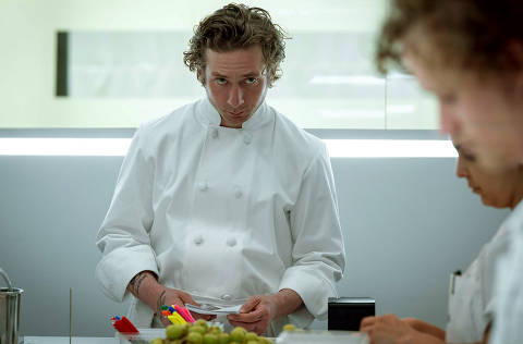 Cena da série O Urso ( The Bear ) com Jeremy Allen White