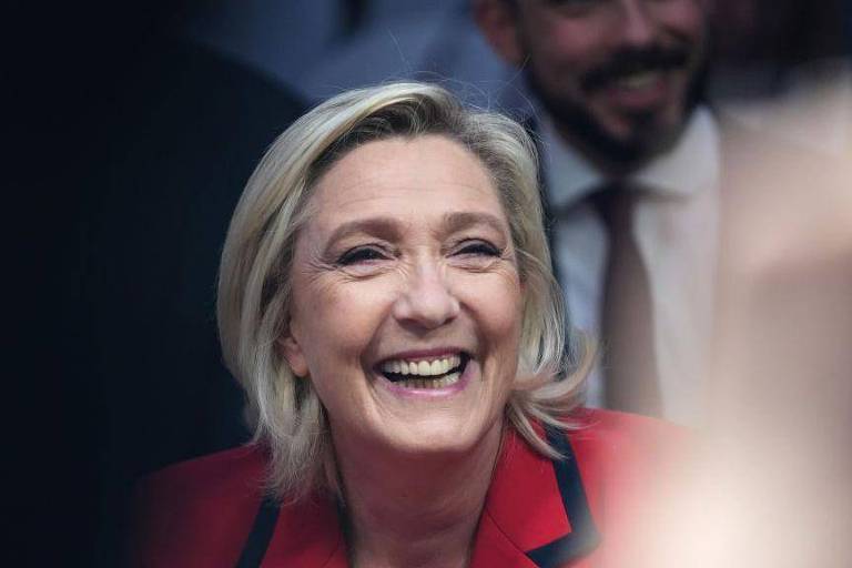 Por que tantas mulheres estão apoiando direita radical na França