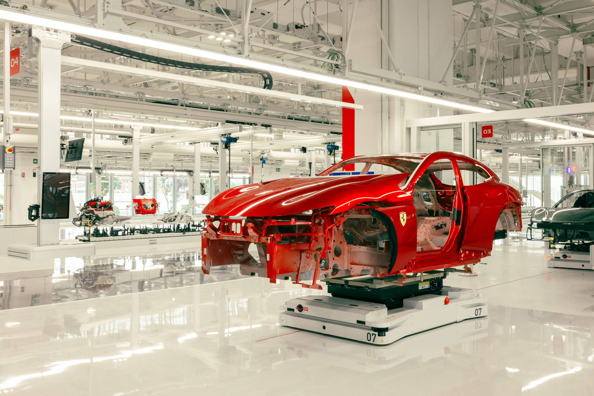 Ferrari vai na contramão do mercado e investe bilhões em carros elétricos