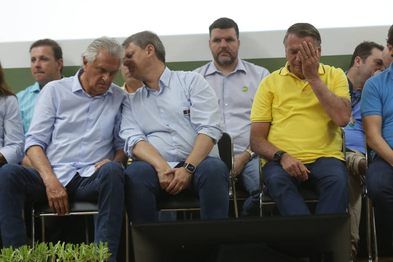O governador do estado de São Paulo, Tarcísio Freitas ao lado do ex presidente Jair Bolsonaro, participam de evento no primeiro dia de abertura da Feira Agrishow, a maior feira de agronegócio dsa América Latina