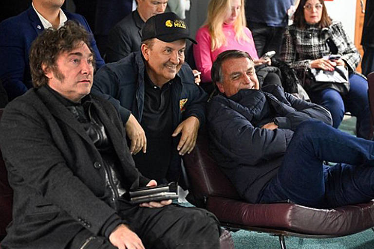 Bolsonaro e o presidente da Argentina, Javier Milei, durante conferência conservadora em Balneário Camboriú (SC)