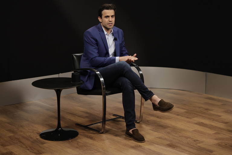 O pré-candidato é bacharel em direito, empresário e ex-coach